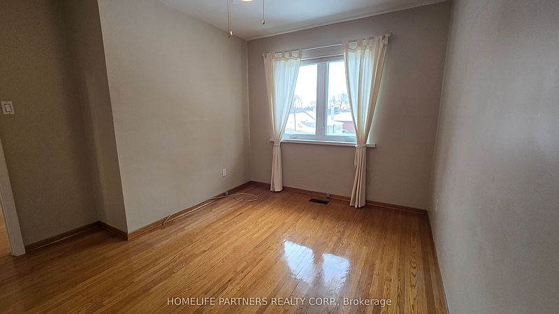Toronto House for rent - 4 Bedrooms — photo 12