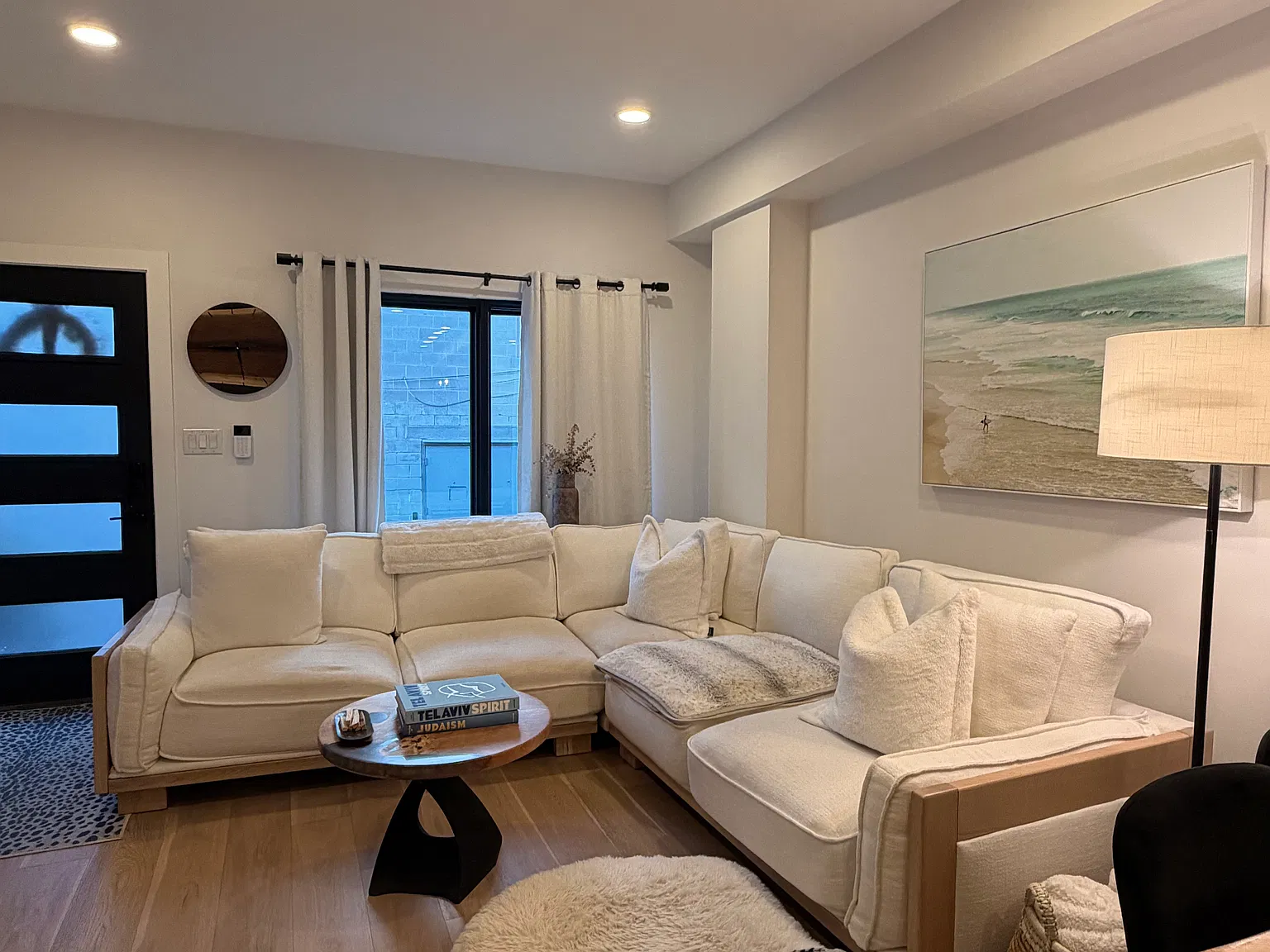 3 bed, 2600 sqft, $5,000 — Photo 4