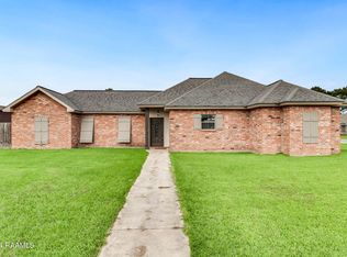 106 Squirrel Ln, Sunset, LA 70584