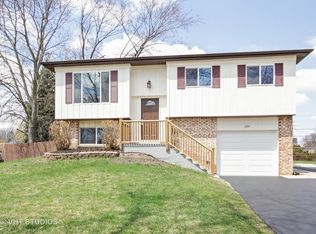 229 Meadowbrook Dr, Bolingbrook, IL 60440