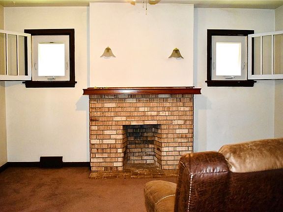 5th image of 616 Eastman St