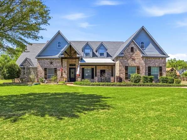 657 Hidden Lakes Blvd, Gunter, TX 75058