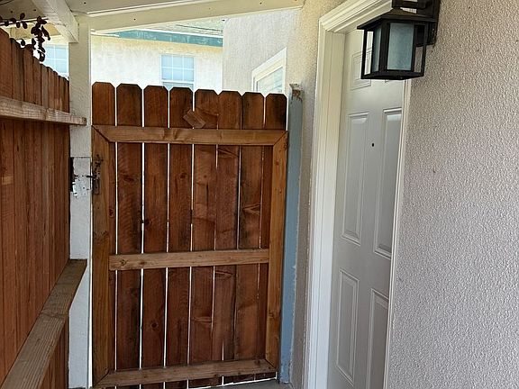 3rd image of 2137 Glenada Ave #1/2