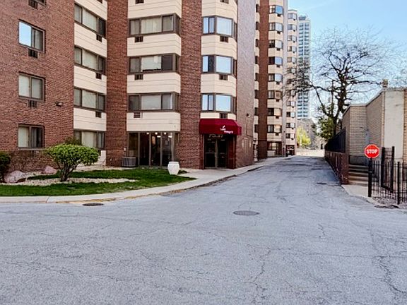 3rd image of 7337 S South Shore Dr APT 1109