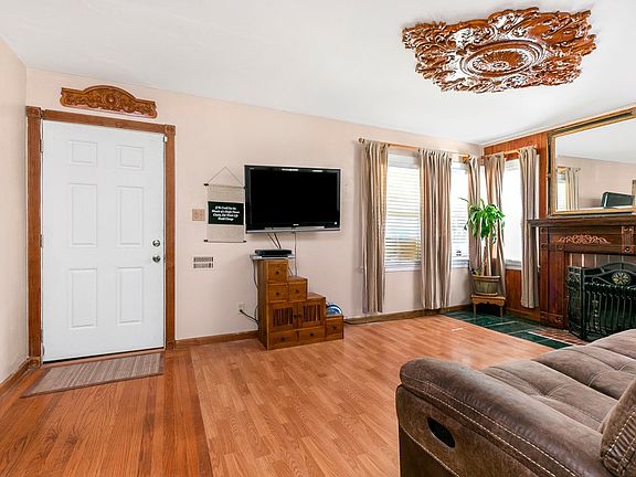 5th image of 3434 Truckee Way