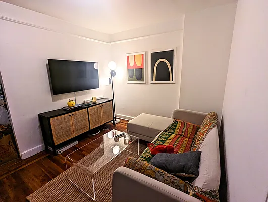 Rented by City Connections Realty | media 10