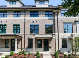 611 E Franklin Ave, Naperville, IL 60540