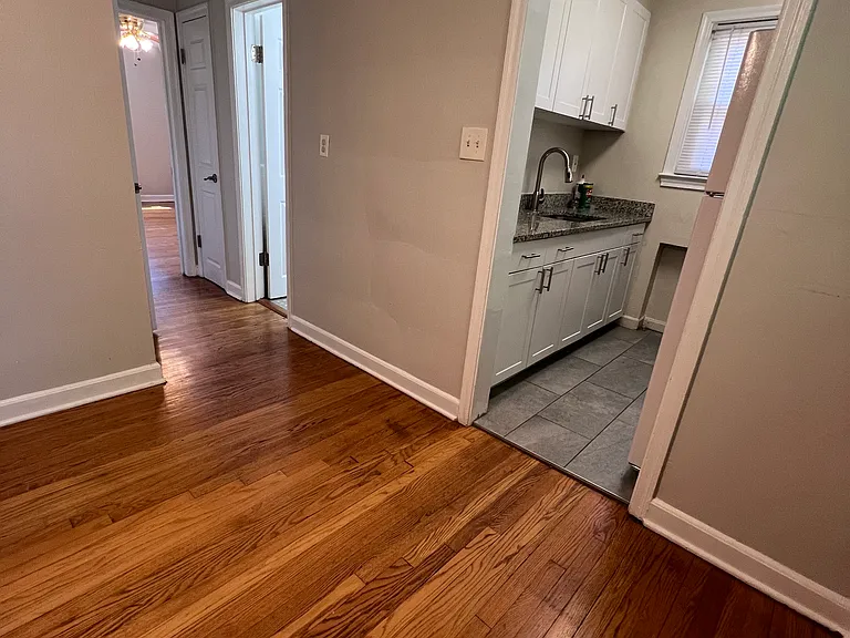 1118 N Kenilworth St #6 — Photo 2