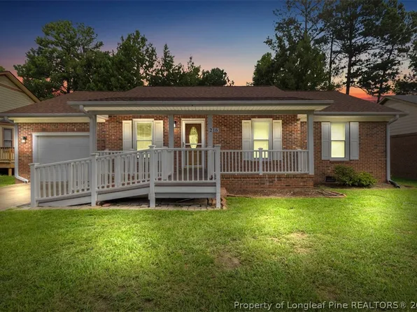216 Fair Oaks Dr, Fayetteville, NC 28311