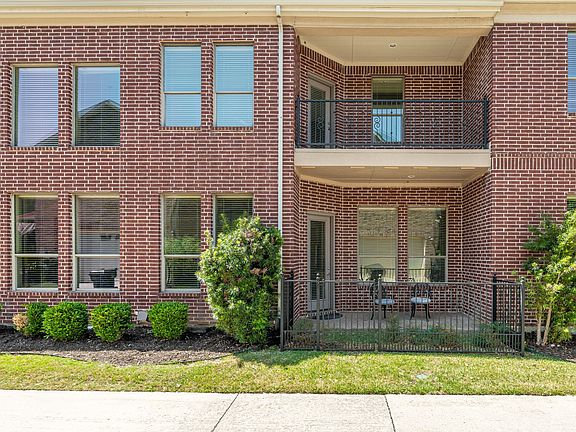 3rd image of 6393 Burnham St