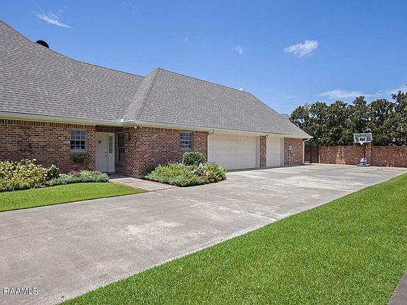 4th image of 104 Llansfair Dr