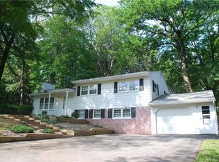 139 Roosevelt Rd, Hyde Park, NY 12538