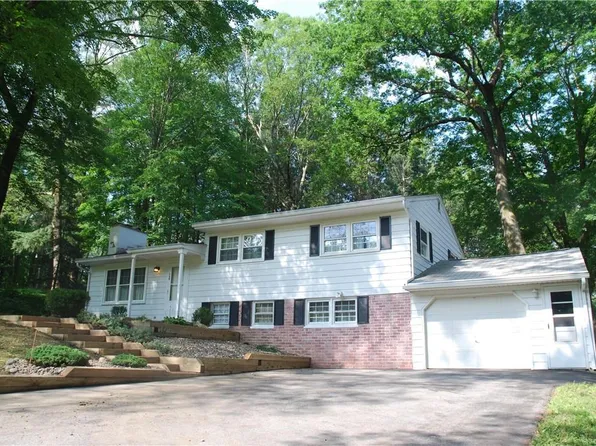 139 Roosevelt Road, Hyde Park, NY 12538