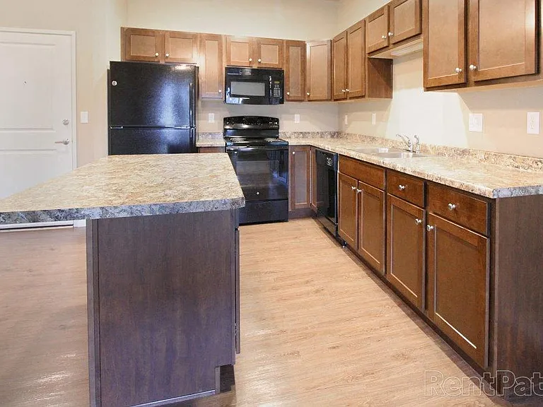 Brookledge Apartments — Photo 17