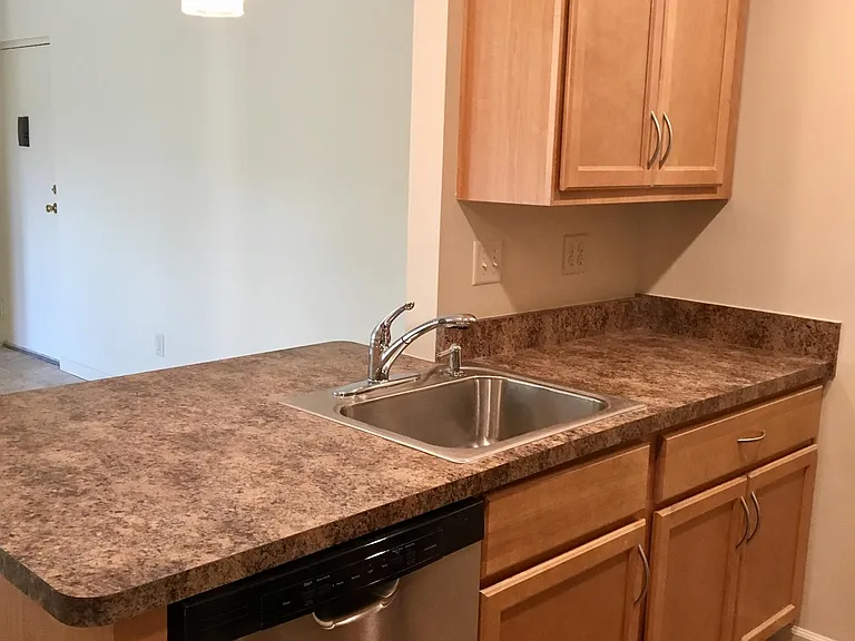 Riverbend Apartments — Photo 27