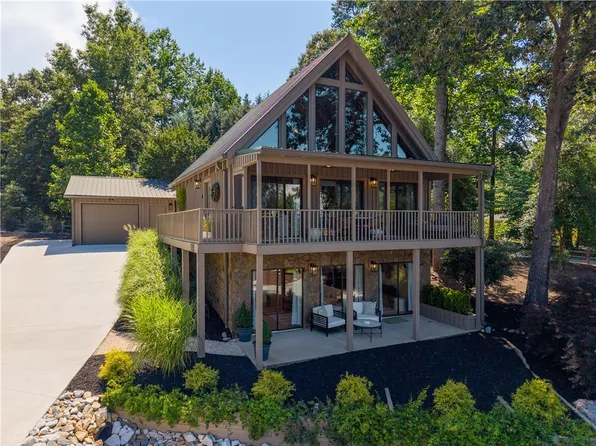 131 Briar Ct, Seneca, SC 29672