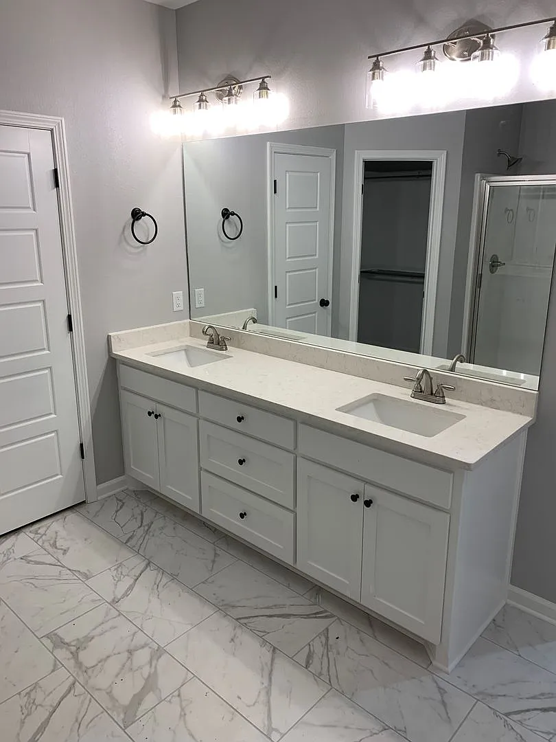 2925 Gillis Dr — Photo 2
