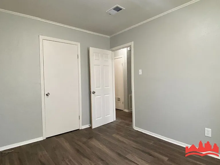 2961 Southwall St — Photo 5