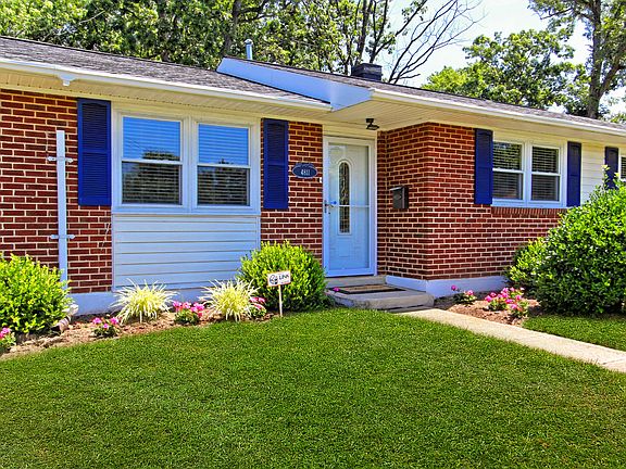 3rd image of 4811 Upland Dr