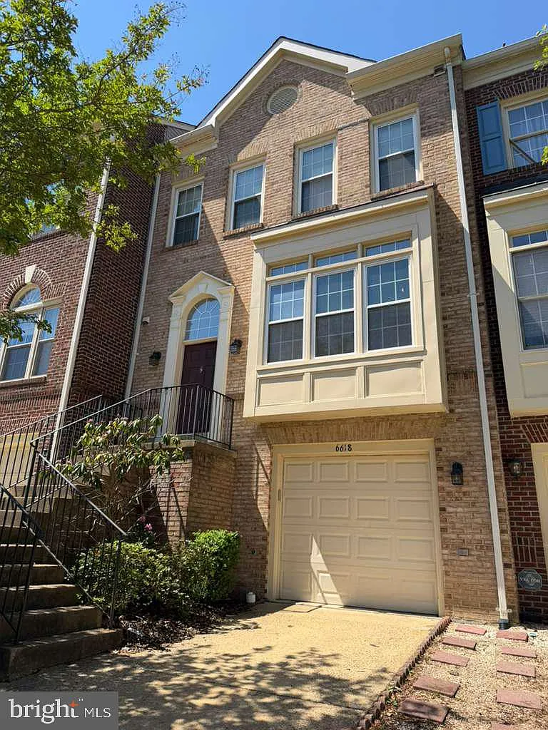 Building Photo - 6618 Thurlton Dr