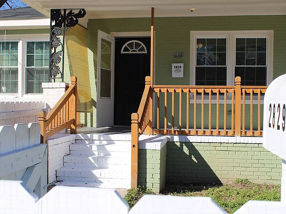 2nd image of 2829 Hood St