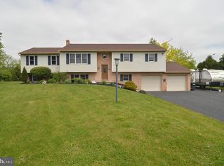 89 Ridge Dr, Mohrsville, PA 19541