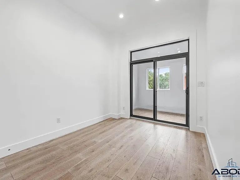 43 Sutton St #2L — Photo 6