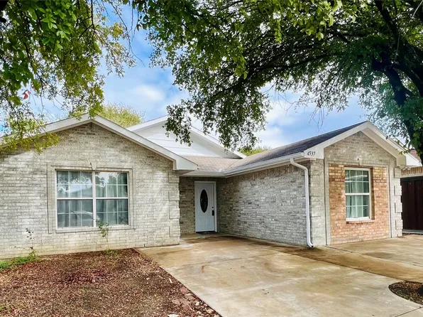 4537 Las Haciendas Dr, Dallas, TX 75211