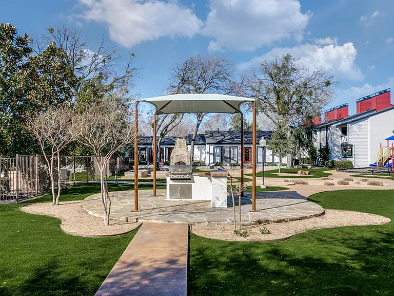 Lexington Apartment Homes