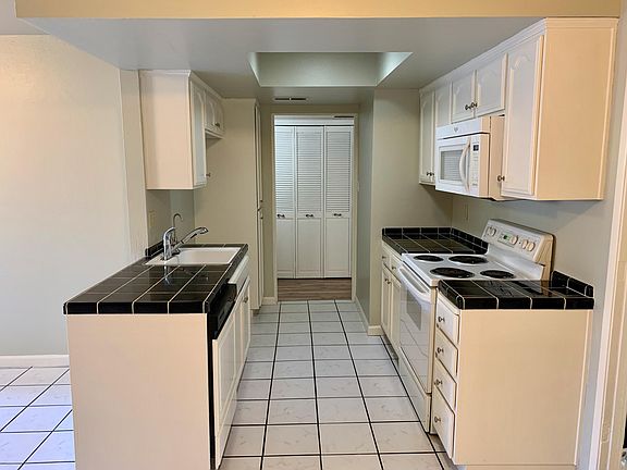 5th image of 3516 W Benjamin Holt Dr