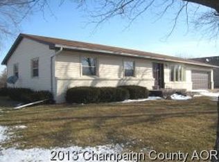 1716 Phillippe Dr, Mahomet, IL 61853