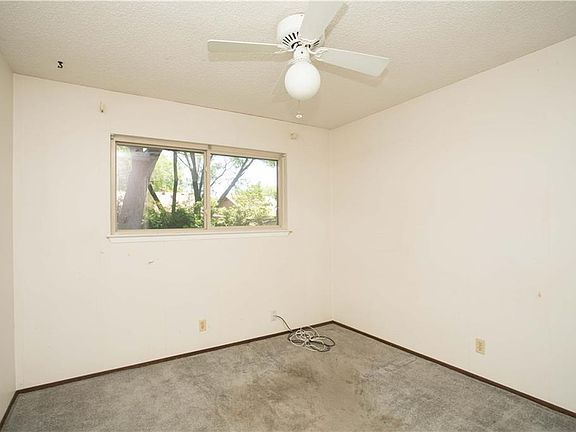 5th image of 10607 Parkfield Dr