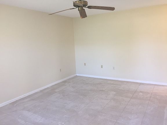 Living room/Dining combo