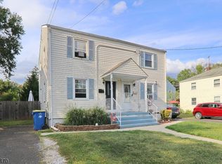 689 Crescent Dr, Bound Brook, NJ 08805