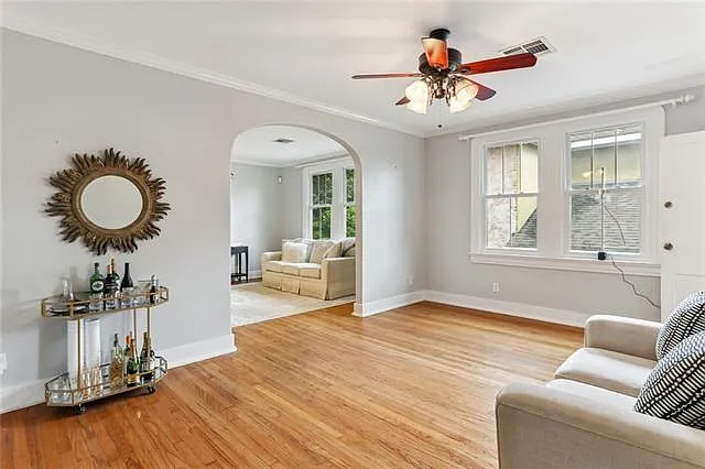 3 bed, 2.0 bath, 2100 sqft, $3,200 — Photo 3