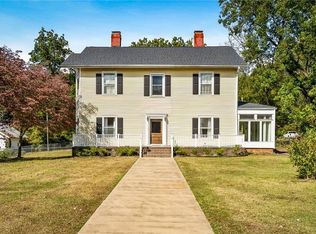 738 W Main St, Laurens, SC 29360