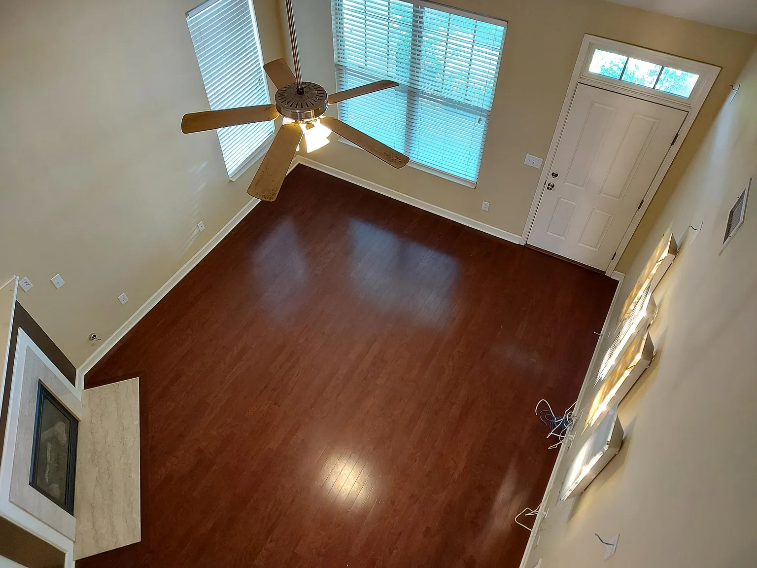 3 bed, 2.5 bath, 1758 sqft, $2,100 — Photo 4