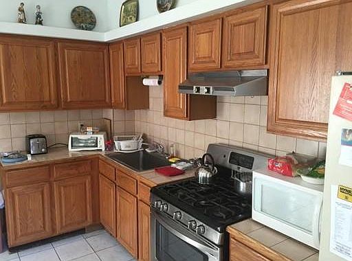 4th image of 150 Essex St