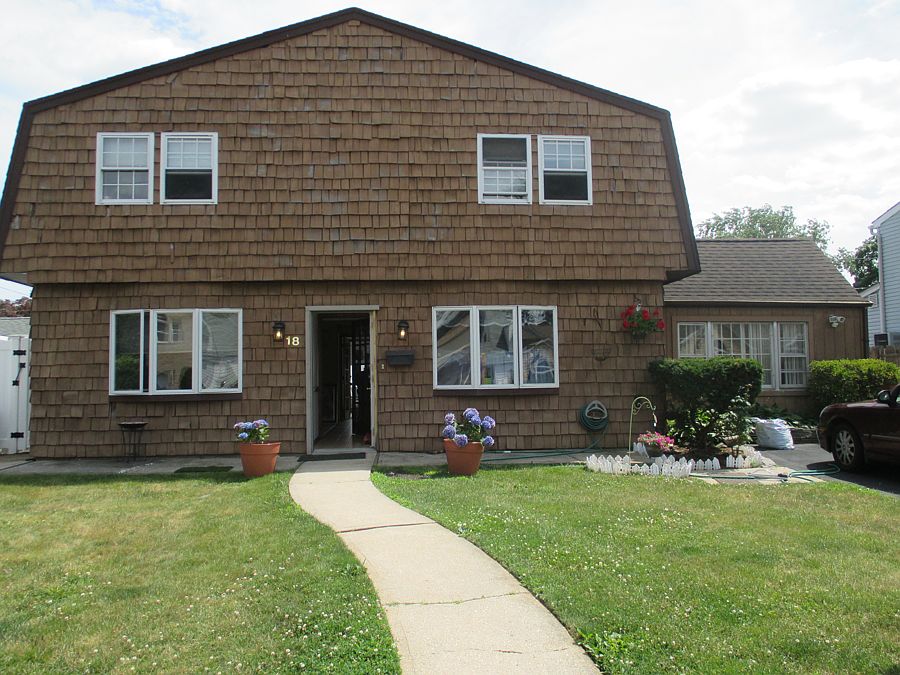18 Old Farm Rd, Levittown, NY 11756 Zillow