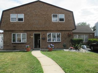 18 Old Farm Rd, Levittown, NY 11756