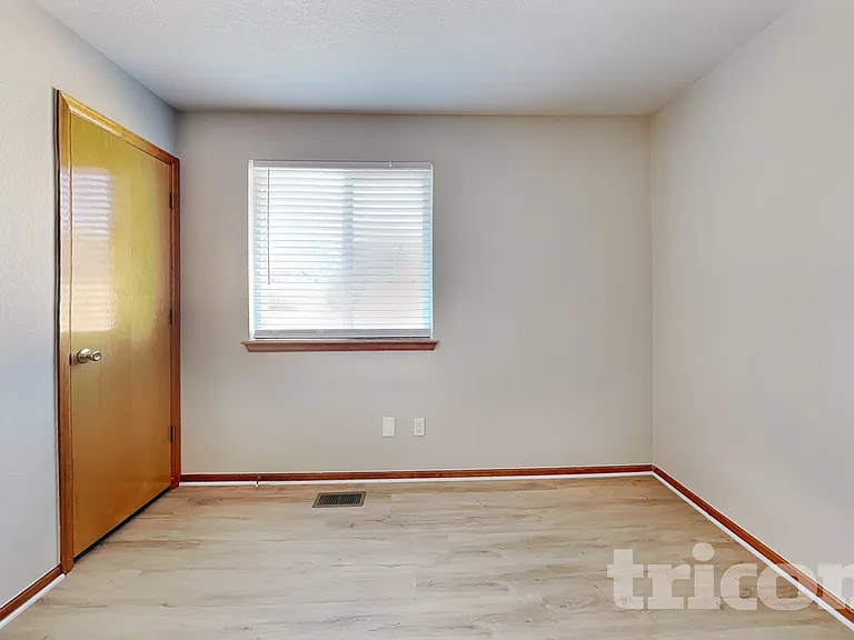 446 W 116th Pl — Photo 11