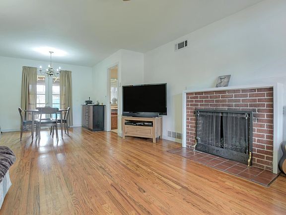 4th image of 3459 Jefferson Ave