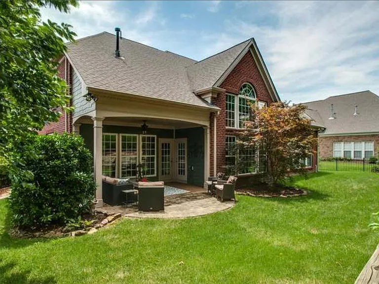 1515 Red Oak Dr — Photo 16