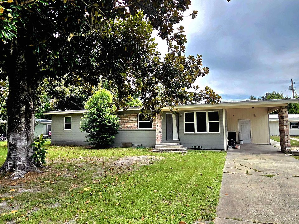 1st image of 404 Puckett Rd