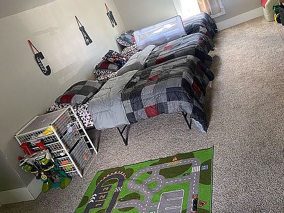 Bedroom/play room