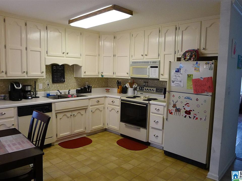 1st image of 401 Jamestown Manor Dr
