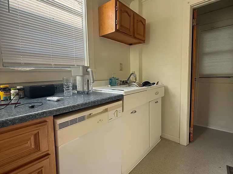 322 W Seneca St #1 — Photo 5