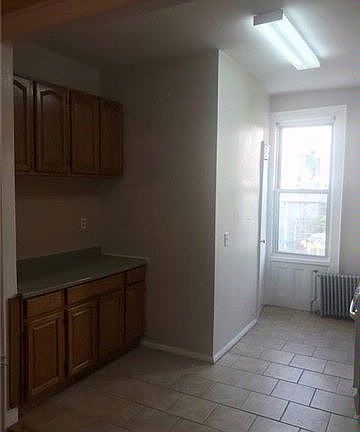 3rd image of 857 Woodward Ave