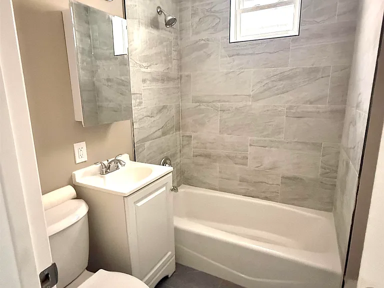 65 Hopkins Ave — Photo 8