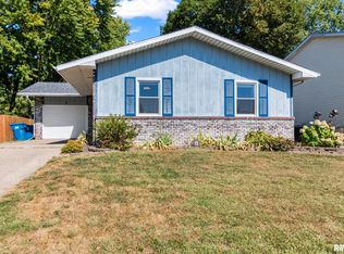 9 Champlain Dr, Springfield, IL 62707